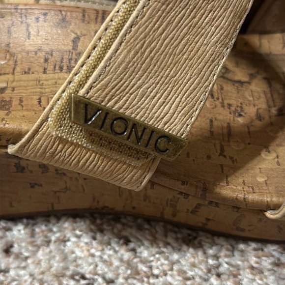 Vionic Tan Cork Sandals - Picture 4 of 6